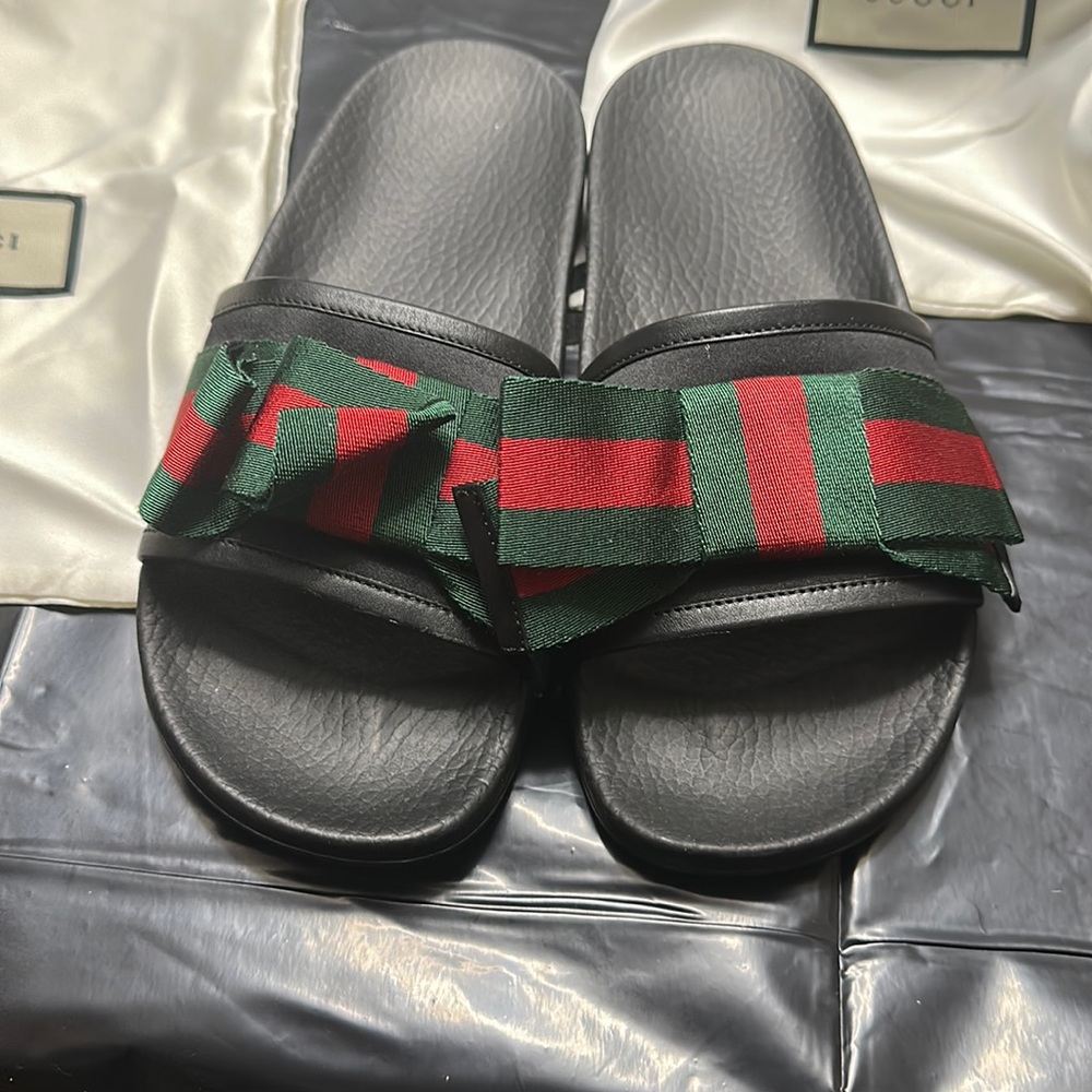 Women’s Gucci sandals